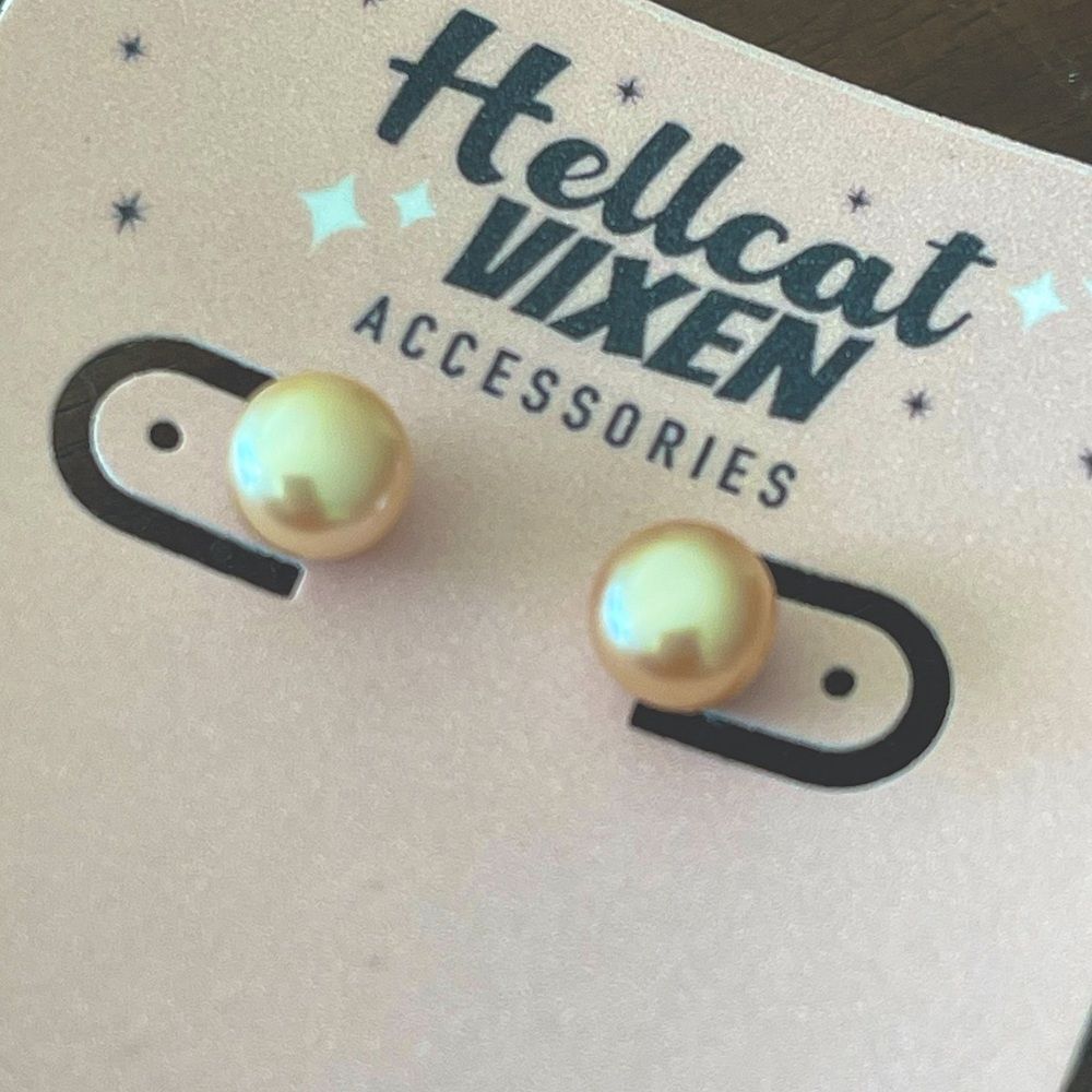 Handmade Vintage Style Genuine Frosted Pink Beige Fresh Water Pearl Stud Earring